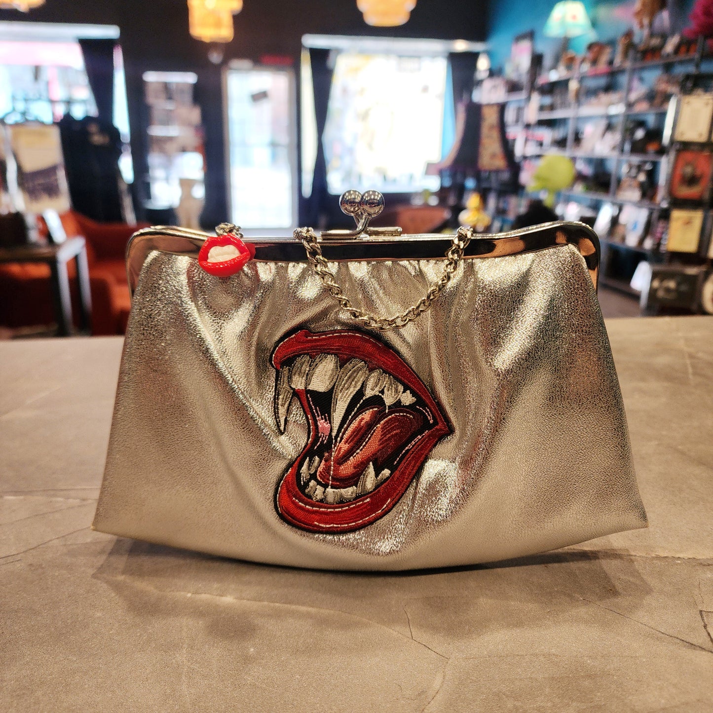 JF Vintage silver clutch/with strap
