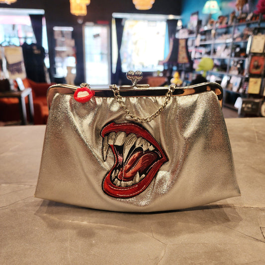 JF Vintage silver clutch/with strap