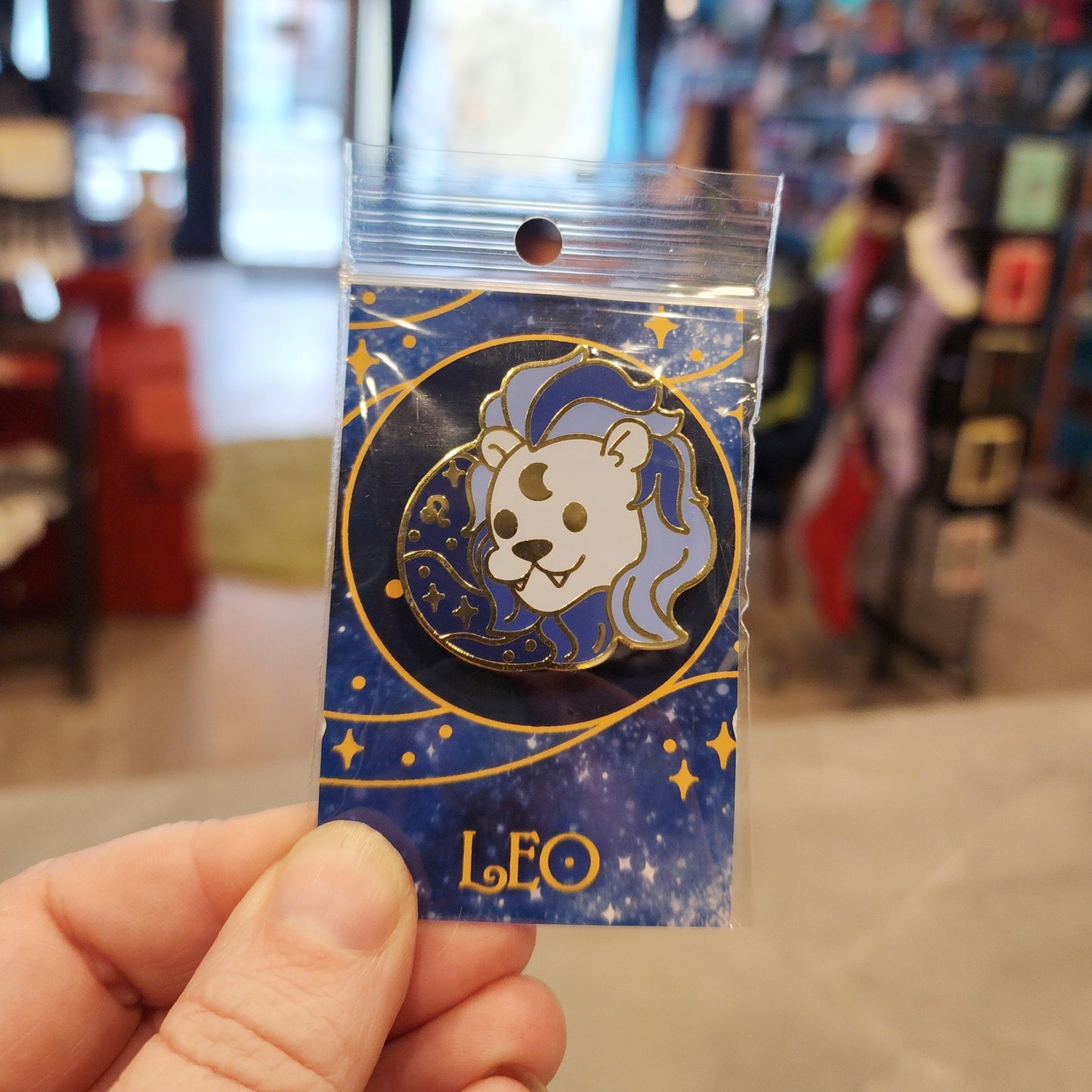 Leo Enamel Pin