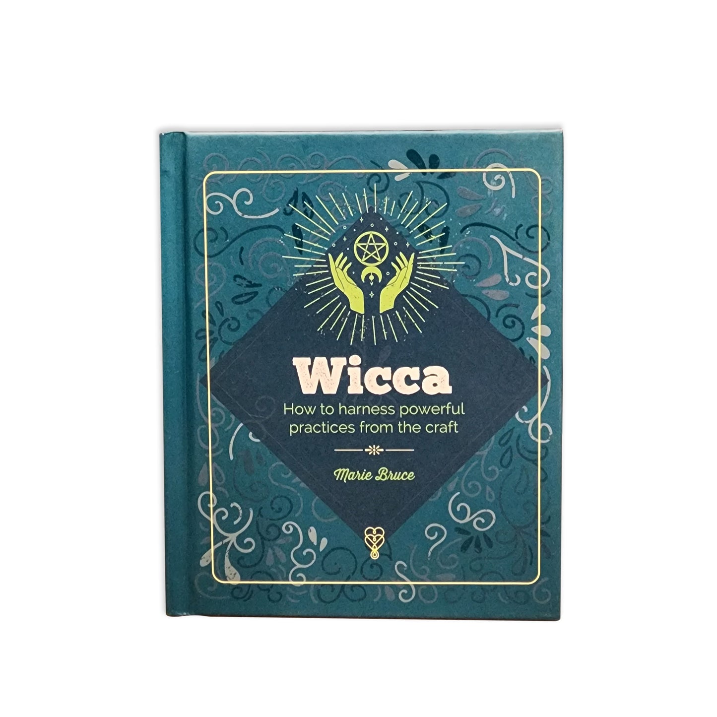 Marie Bruce - The Essential Book of Wicca - 2022