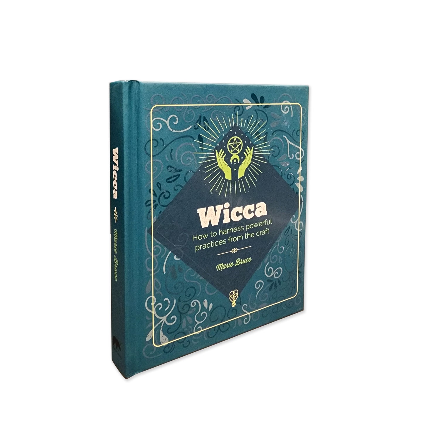 Marie Bruce - The Essential Book of Wicca - 2022