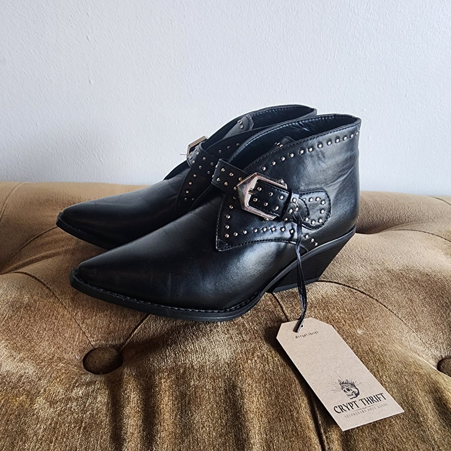 Buckle Western Short Boots, Size 7.