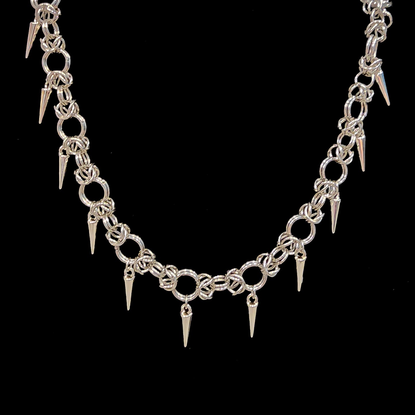 Acanthe Choker